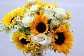 sunflowers wedding bouquet.JPG