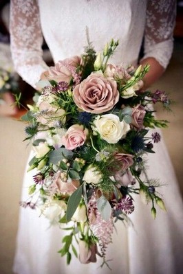 9cb53135ed39e367f377ed95514ebf16--cascading-bouquets-flower-bouquets.jpg